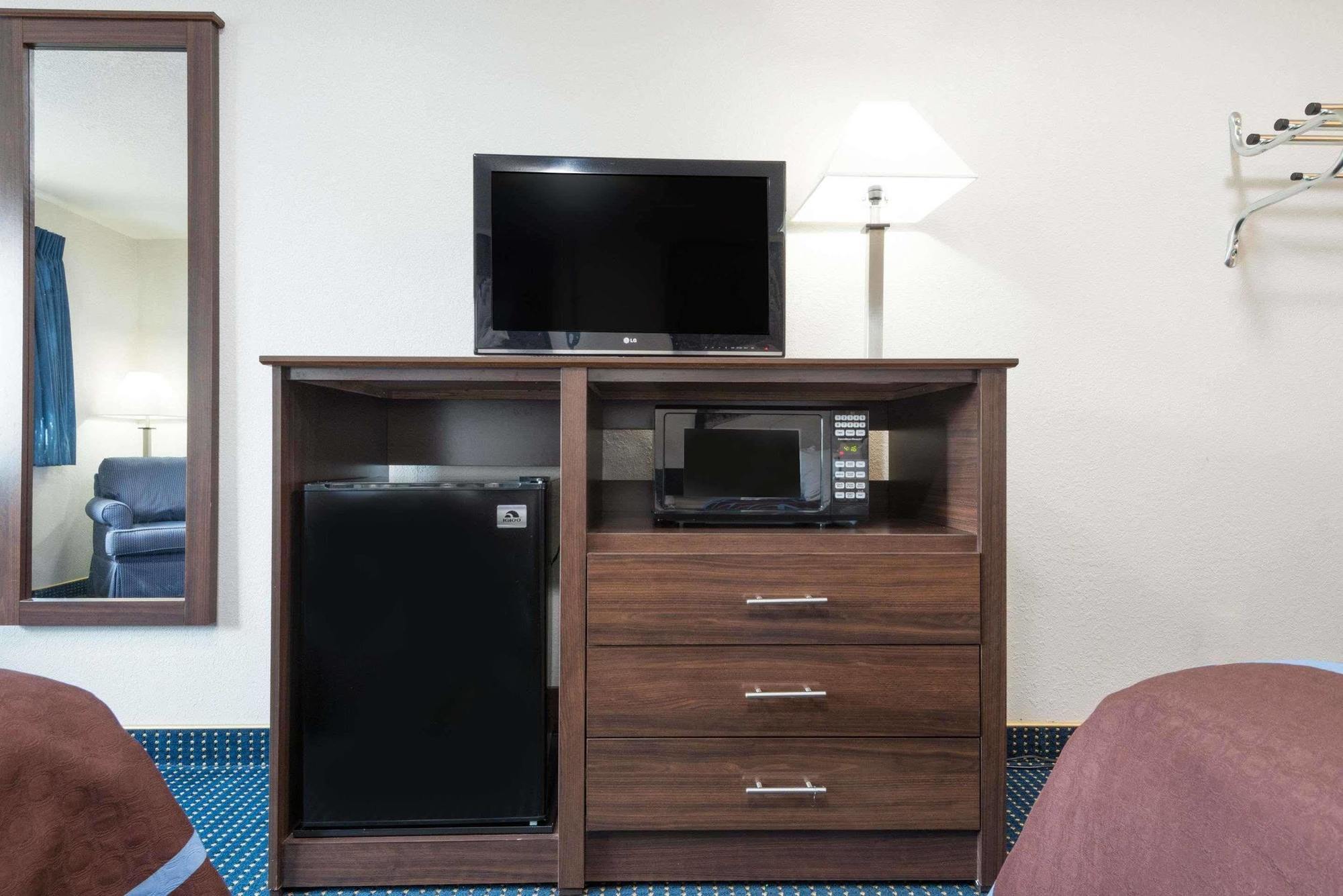 ซูเปอร์ 8 บาย วินด์แฮม กรีนฟิลล์ Hotel กรีนฟิลด์ ภายนอก รูปภาพ